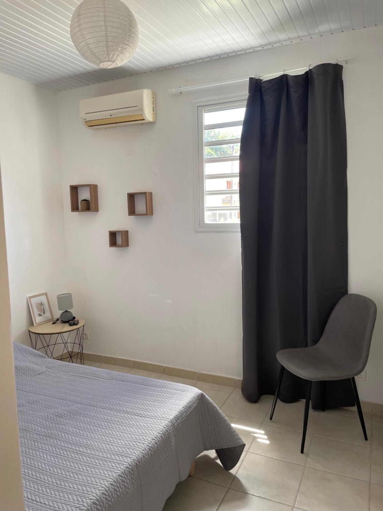 Cosy T3 Au Coeur De Sainte Anne Apartman Kültér fotó
